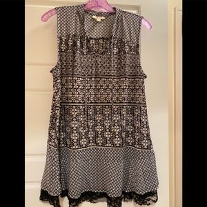 Style & Co black & white print top, size L